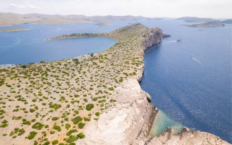 kornati-national-park-to-island-mana-kukljica-beach-loje