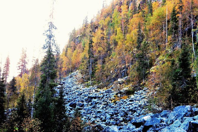 korouoma-canyon-and-auttikongas-waterfall-hiking-tour-with-picnic