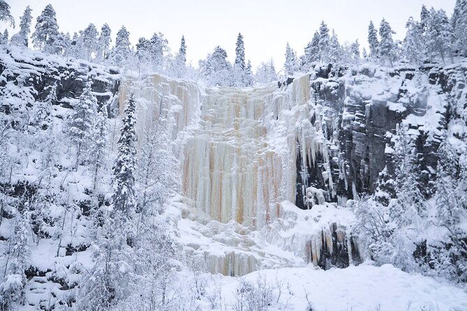 korouoma-canyon-frozen-waterfalls