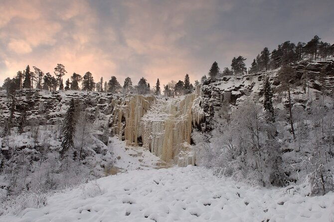 korouoma-national-park-and-frozen-waterfalls-hiking-tour-4