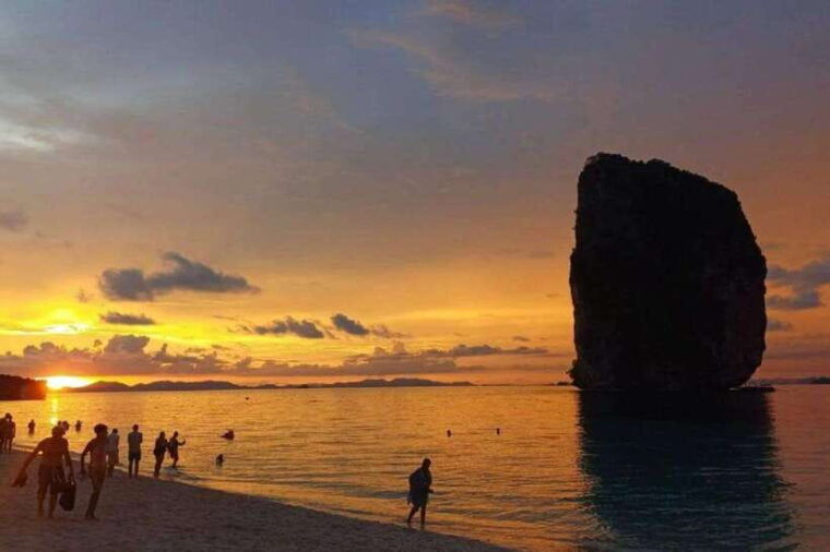 krabi-7-island-tour-by-longtail-boat-with-sunset
