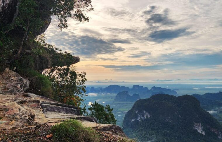 krabi-dragon-crest-sunrise-hike-klong-root-kayak-adventure