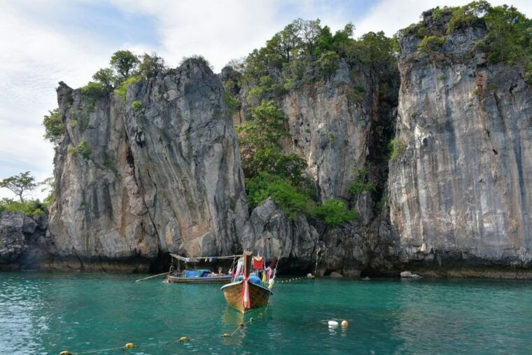 krabi-freediving-and-snorkeling-at-yawasam-and-talu-island