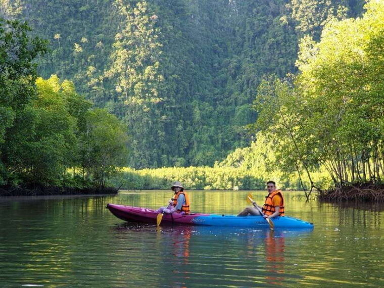 krabi-golden-hour-kayaking-in-din-daengs-mangrove-maze