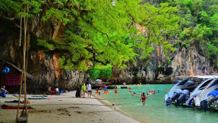 krabi-hong-island-private-speedboat-trip-snorkeling