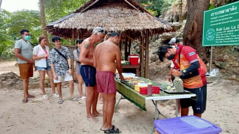 krabi-hong-islands-longtail-boat-tour-with-kayaking-option