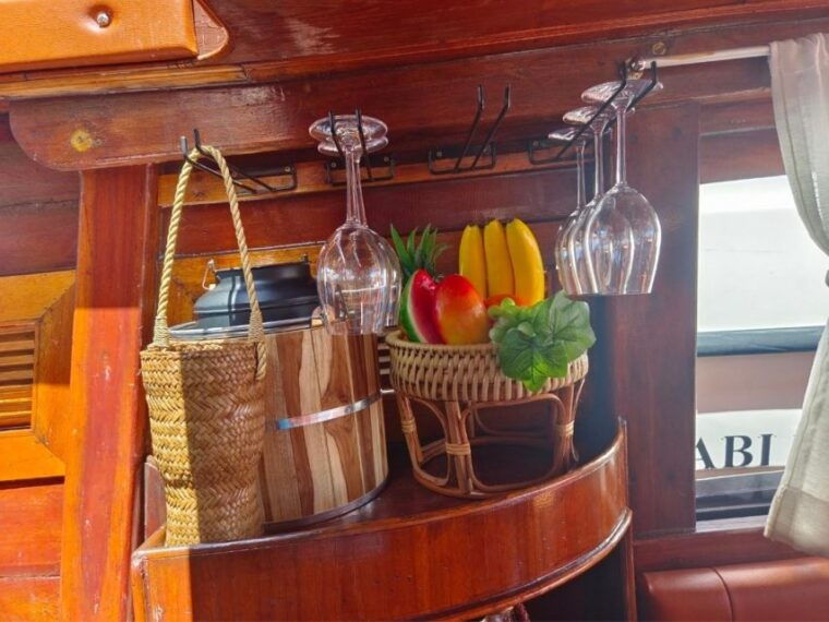 krabi-hong-sunrise-island-private-luxury-vintage-boat