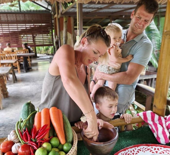 krabi-khao-sok-elephant-rescue-center-bamboo-raft-paddle
