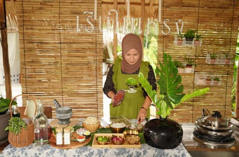 Krabi Luxury Southern Thai Cooking Class by Chef Alice. - Who Should Book This?