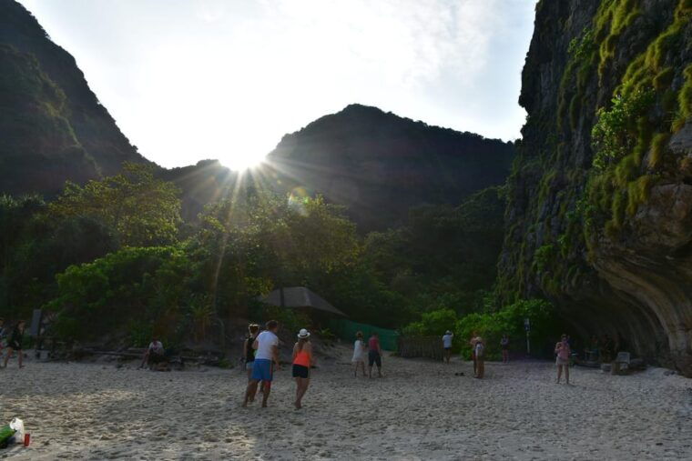 krabi-phi-phi-islands-maya-bay-speedboat-tour-with-lunch