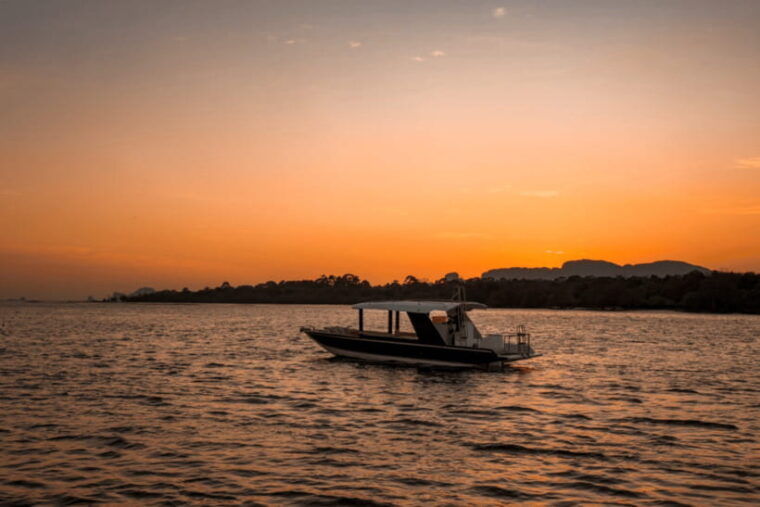 krabi-premium-private-speedboat-4-island-hong-island-tour
