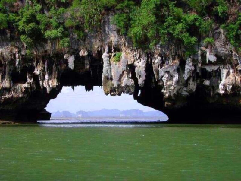 krabi-private-long-tail-boat-tour-to-james-bond-island