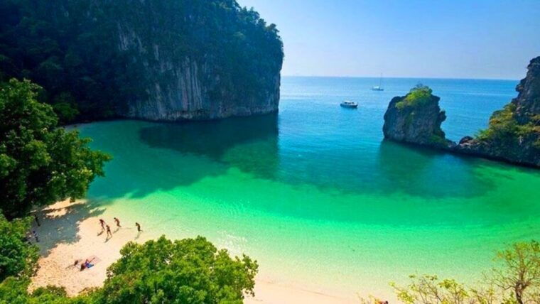 krabi-private-luxury-long-tail-boat-to-hong-island