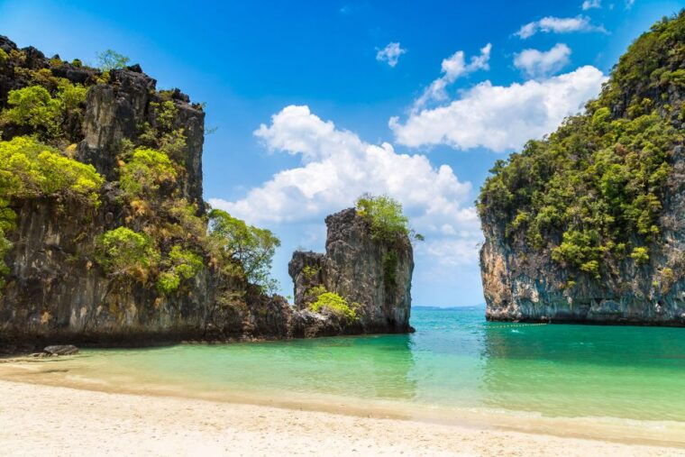 krabi-private-luxury-long-tail-boat-tour-to-hong-island