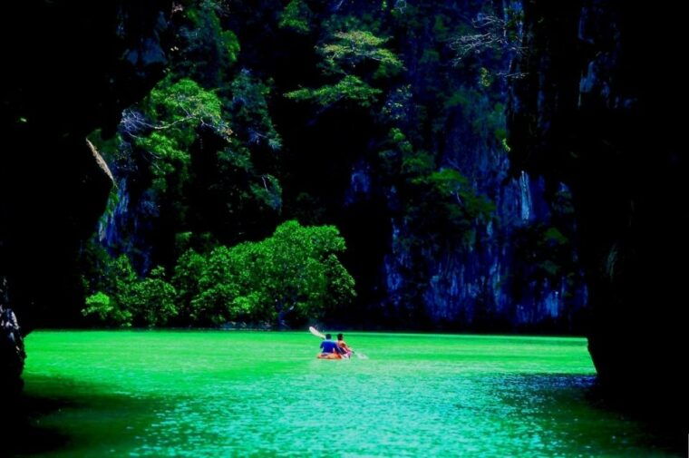 krabi-private-sea-kayaking-in-ao-thalane-and-hong-island