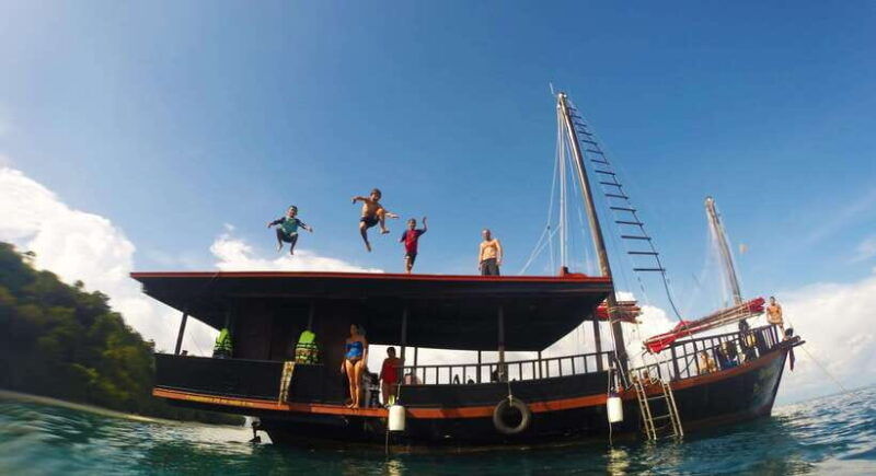 krabi-private-sunset-snorkeling-junk-boat-cocktail-cruise