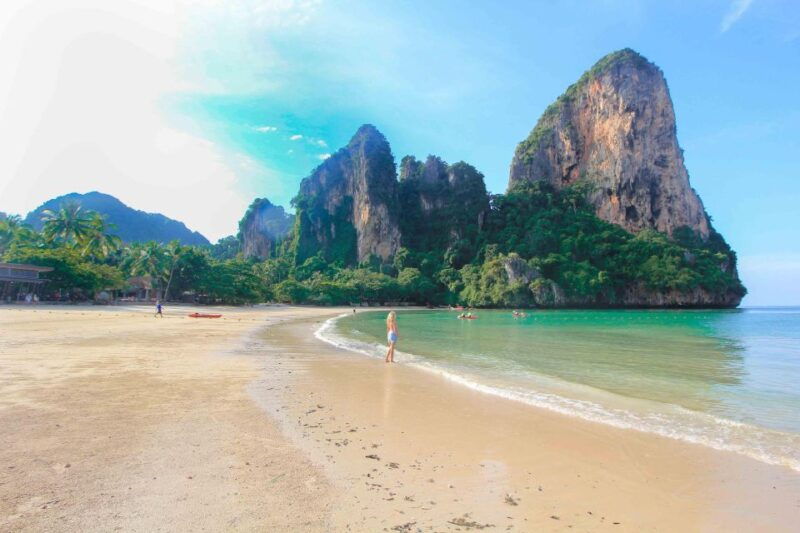 krabi-railay-beach-bioluminescent-plankton-ferry-cruise