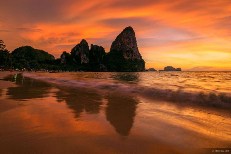 krabi-railay-beach-bioluminescent-plankton-ferry-cruise