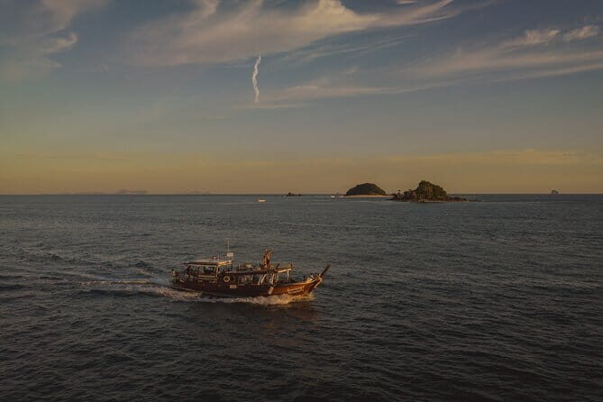 Krabi Seven Island Tour by Luxury Longtail Boat with Snorkeling - Experience Breakdown: What to Expect on the Krabi Seven Island Tour