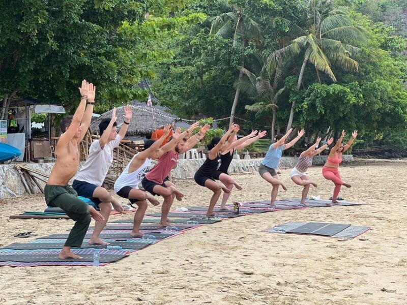 krabi-sunrise-yoga-balance-join-in-class
