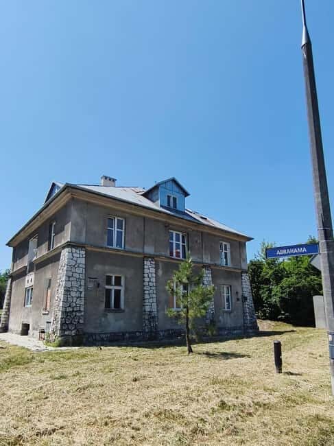 Krakau: KL Plaszow Concentration Camp Guided Tour - Exploring the KL Paszów Concentration Camp: What You Can Expect