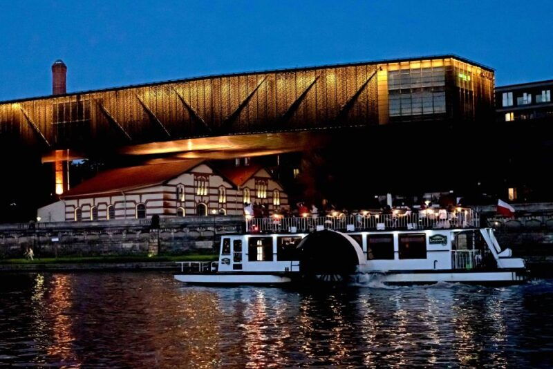 krakow-1-hour-evening-vistula-river-cruise