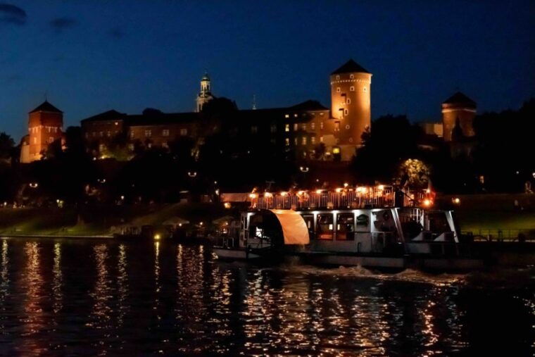 krakow-1-hour-evening-vistula-river-cruise