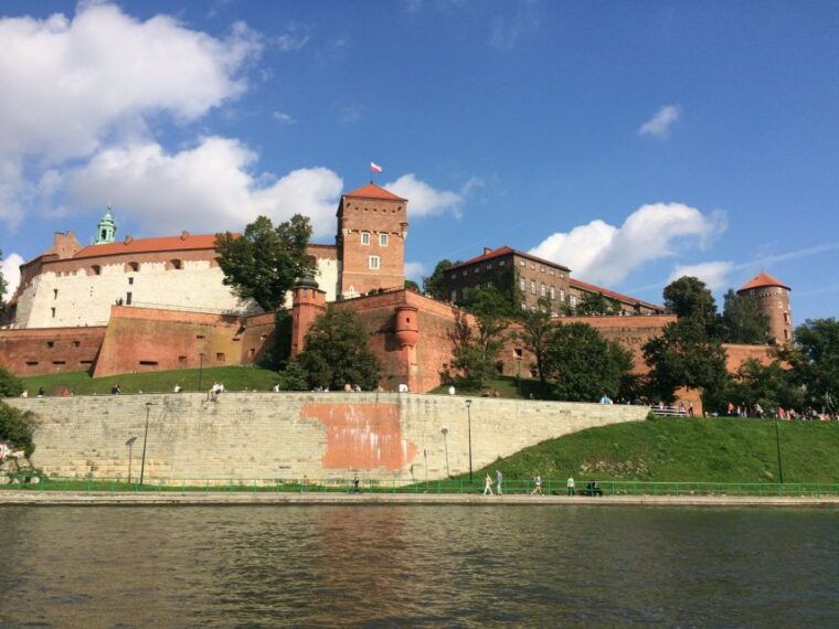 krakow-4-hours-sightseeing-cruise-to-tyniec