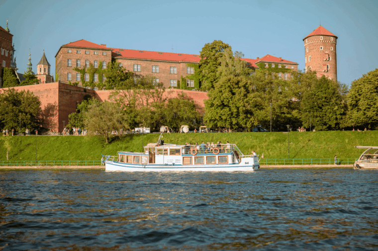 krakow-4-hours-sightseeing-cruise-to-tyniec