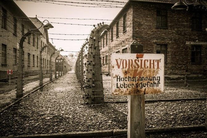 krakow-and-auschwitz-small-group-tour-from-warsaw-with-lunch