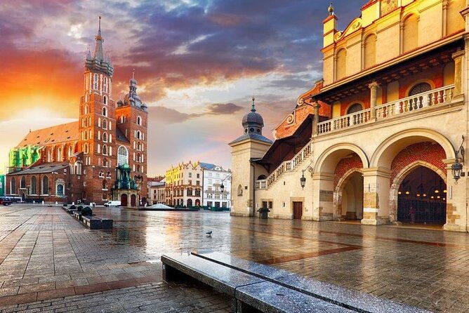 krakow-and-auschwitz-small-group-tour-from-warsaw-with-lunch