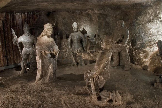 krakow-and-wieliczka-small-group-tour-from-warsaw-with-lunch-2