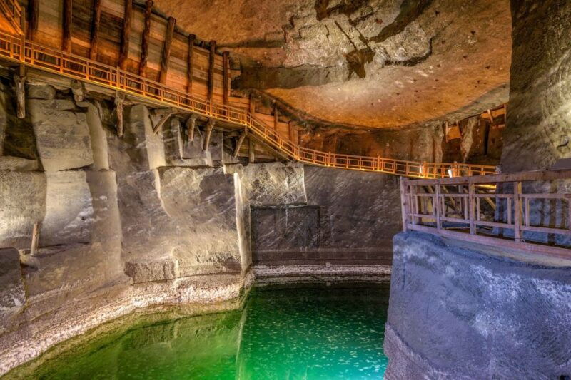 krakow-auschwitz-and-wieliczka-salt-mine-combo-tour