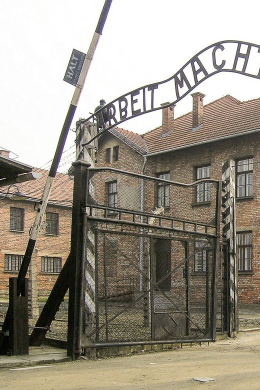 krakow-auschwitz-birkenau-day-trip-with-tour-leader