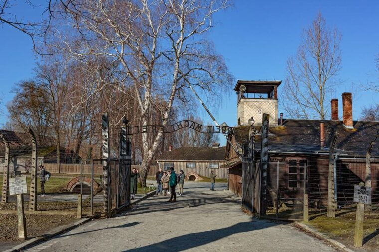 krakow-auschwitz-birkenau-entry-ticket-and-transfer