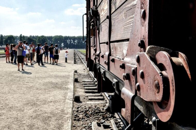 krakow-auschwitz-birkenau-guided-tour-pickup-lunch-options
