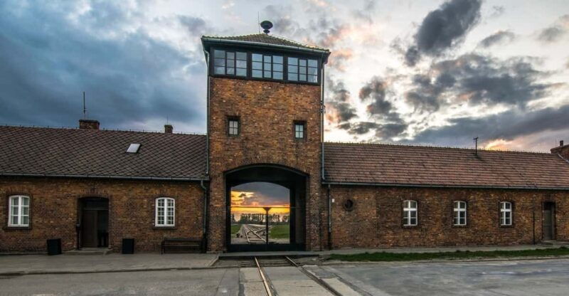 krakow-auschwitz-birkenau-guided-tour-with-pickup-lunch