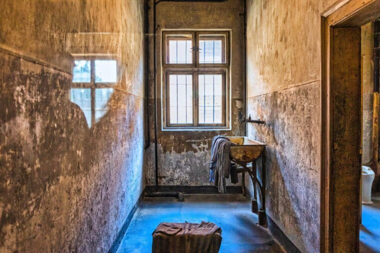 krakow-auschwitz-birkenau-guided-tour-with-transport