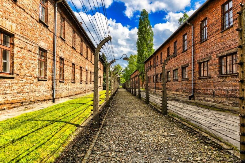 krakow-auschwitz-birkenau-licensed-tour-pickup-options