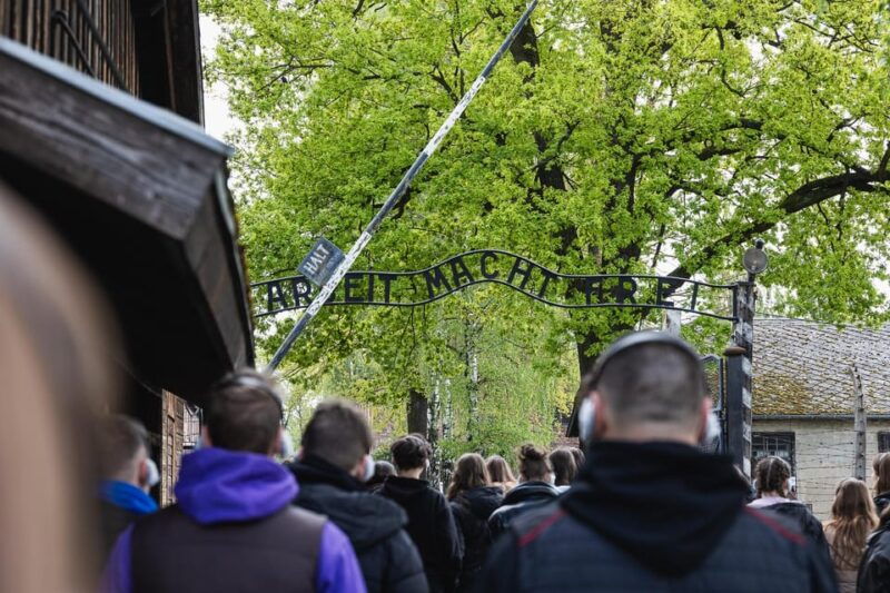 krakow-auschwitz-birkenau-memorial-guided-tour-meeting-point