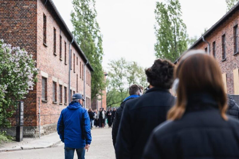 krakow-auschwitz-birkenau-memorial-guided-tour-meeting-point