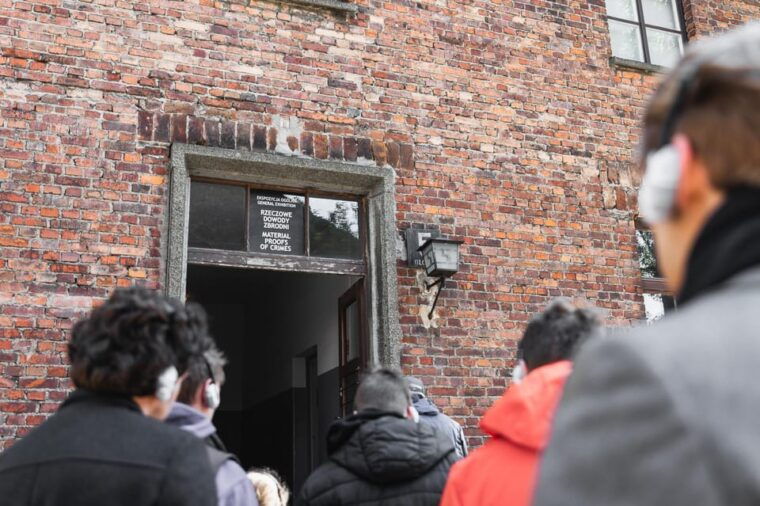 krakow-auschwitz-birkenau-memorial-guided-tour-meeting-point