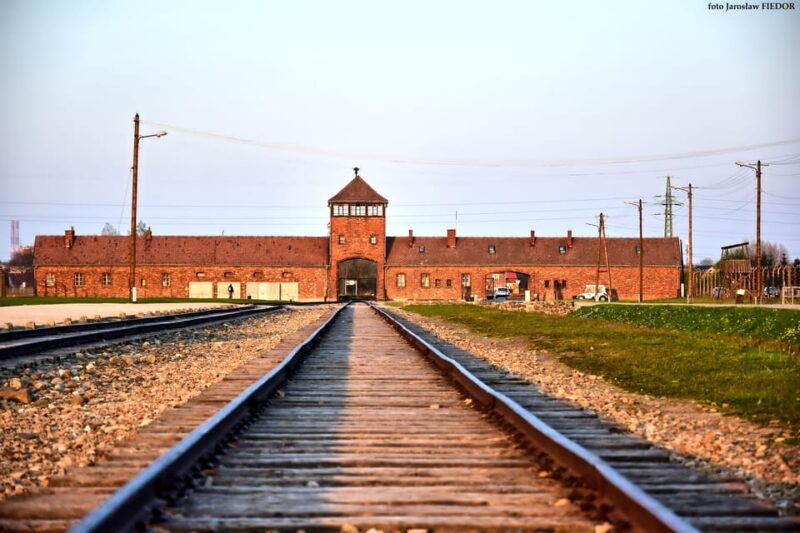 krakow-auschwitz-birkenau-private-tour-transportation