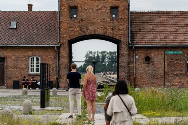 krakow-auschwitz-birkenau-tour-limited-to-15-visitors