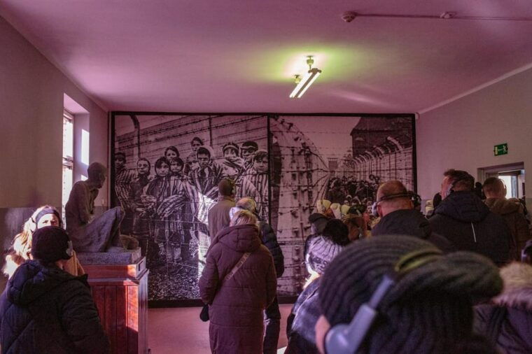 krakow-auschwitz-birkenau-tour-with-hotel-pickup-guide