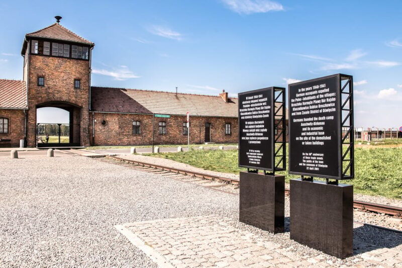krakow-auschwitz-birkenau-wieliczka-salt-mine-day-tour