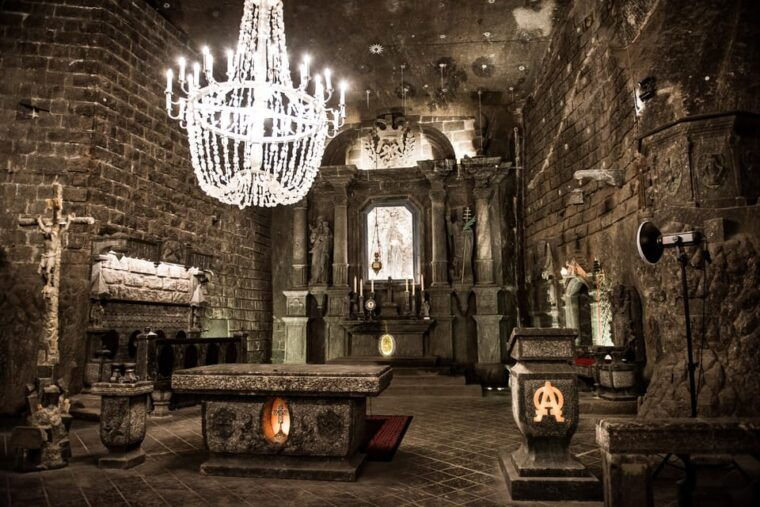 krakow-auschwitz-birkenau-wieliczka-salt-mine-day-tour