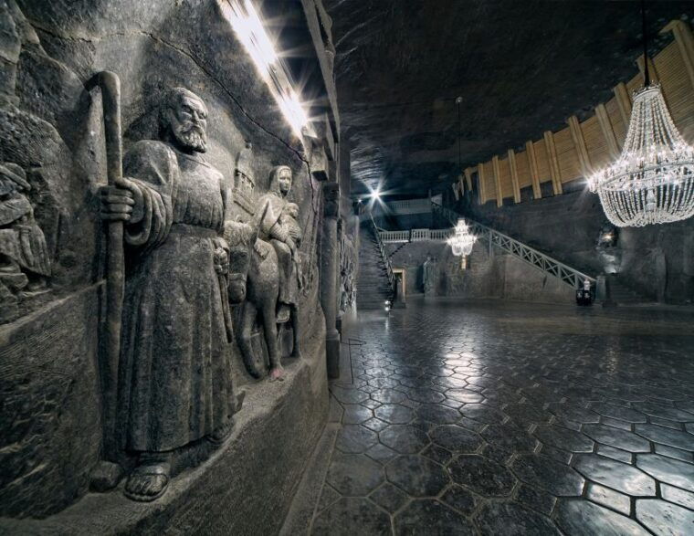 krakow-auschwitz-birkenau-wieliczka-salt-mine-with-lunch