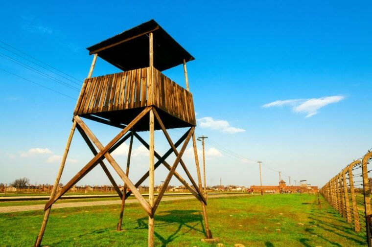 krakow-auschwitz-guided-tour-with-optional-hotel-pickup