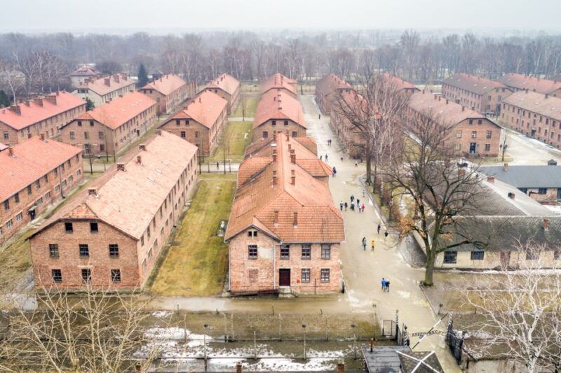 krakow-auschwitz-guided-tour-with-pickup-and-optional-lunch
